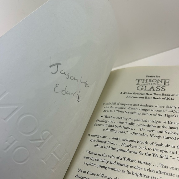 Throne of Glass Book by Sarah J. Maas - Picture 12 of 12